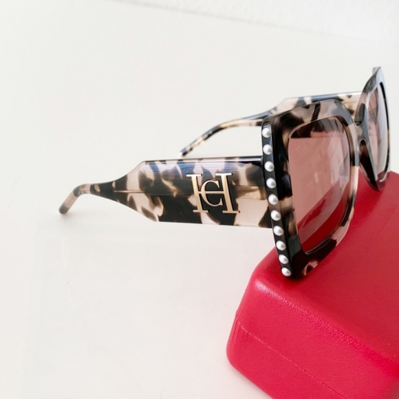 Carolina Herrera Sunglasses, New - Picture 4 of 9